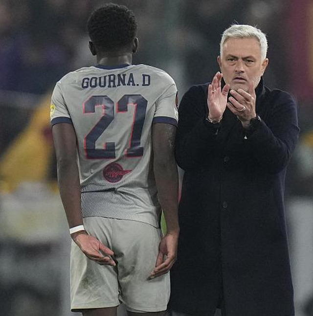 爱游戏-赛前突围战来临,阿贾克斯围绕NBA总决赛强势反弹,压力陡增,团队化学反应显著的简单介绍