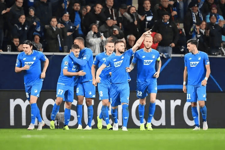 爱游戏-关于转会期德甲焦点战，勒沃库森调整名单，话题不断，轮换策略成焦点的信息